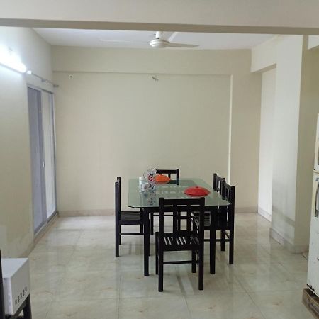 Peaceful Living Behind Dhaka Airport, Uttara Sector 18, Only For Long Time Stay Exterior photo